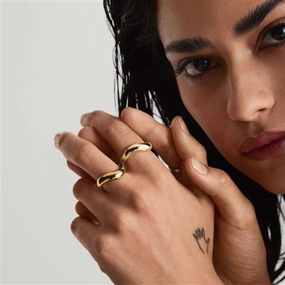 बोल्ड वेव रिंग